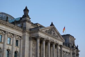 B2B-Kunden und Fachkräfte planbar gewinnen